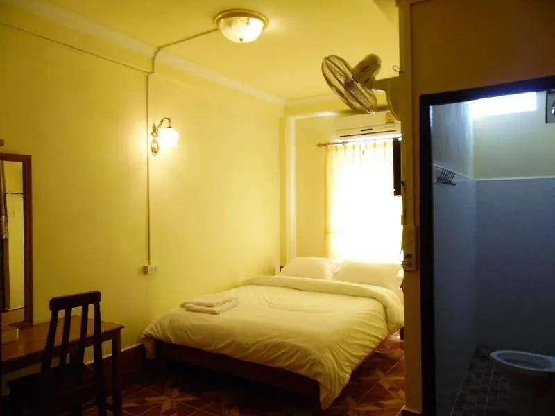 ** Guest house Sackarinh Guesthouse Luang Prabang Laos